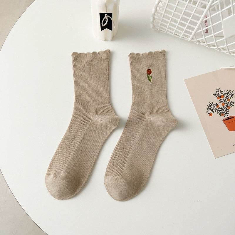 Chaussettes chaudes femme longues avec broderie motif tulipes Zariah