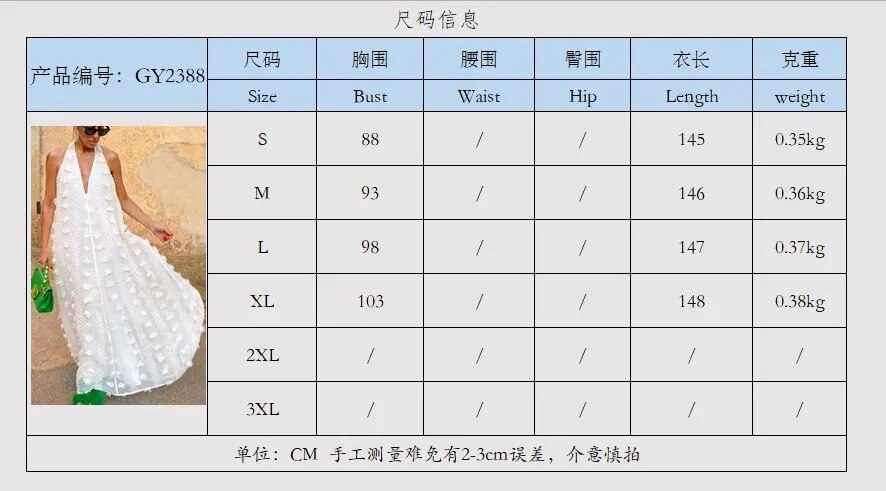 Robe gâteau florale, col à la mode, balayage au sol