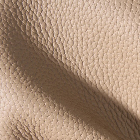 Sac à main cuir marron porté épaule