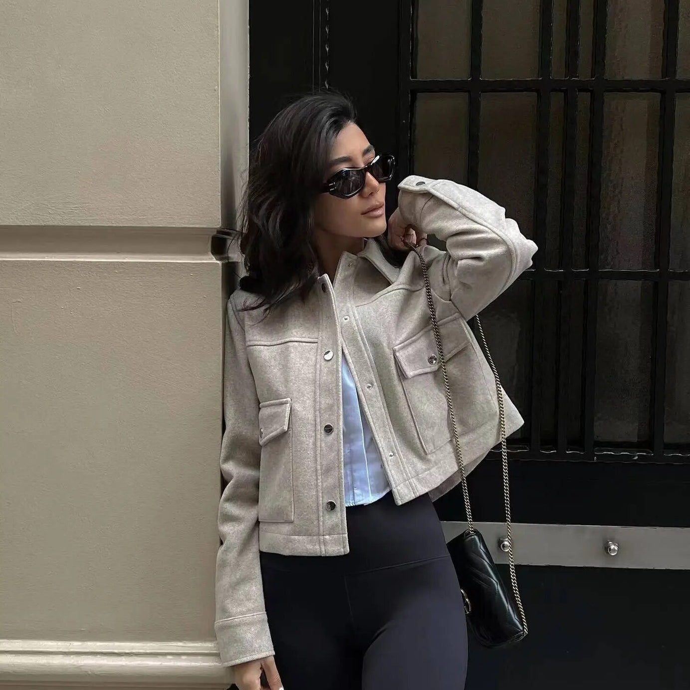 Schicke Jacke mit buntem Kragen mit Lift für Damen