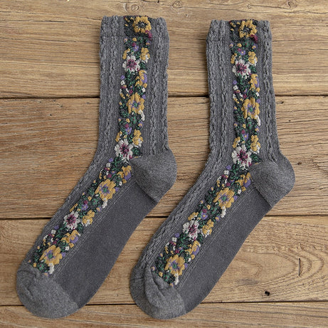 Chaussettes longues femme avec broderie florale ornée Gracelynn