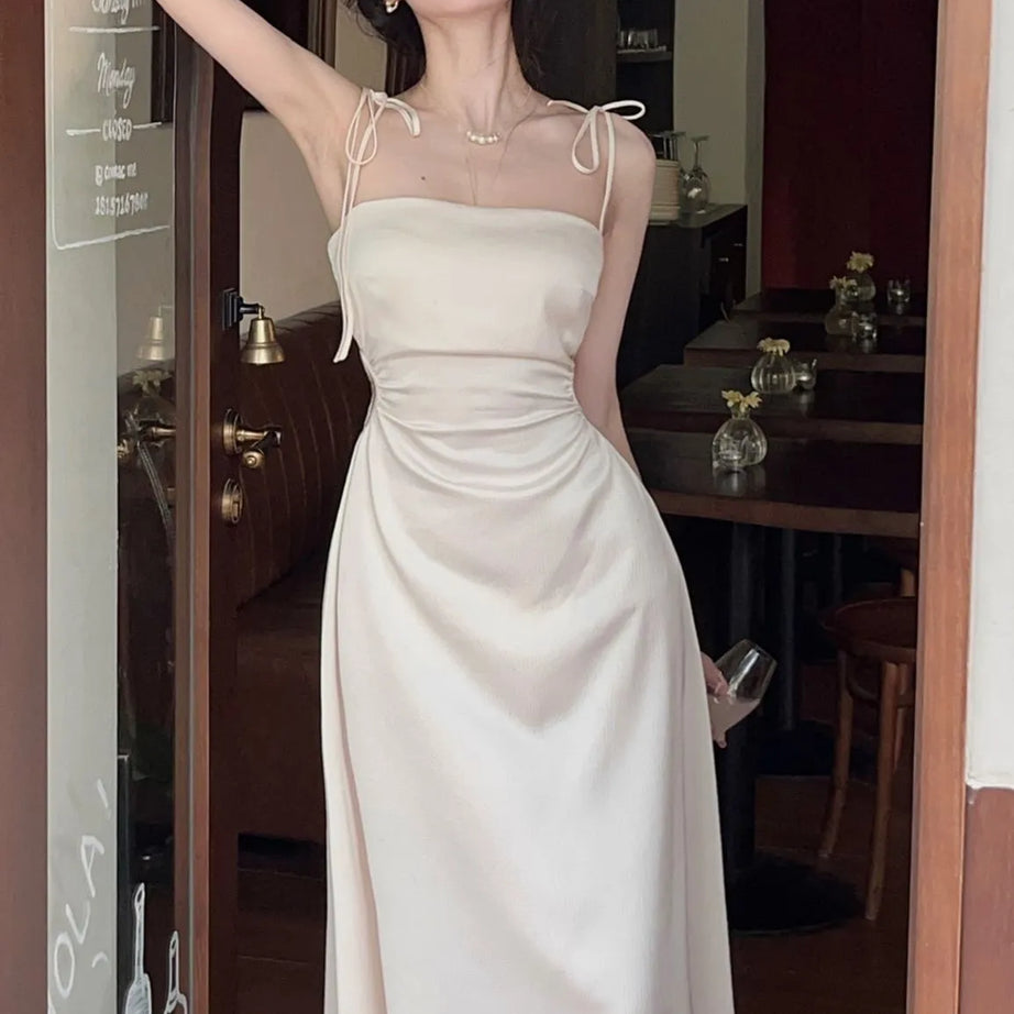 Robes mi-longues en satin pour femmes