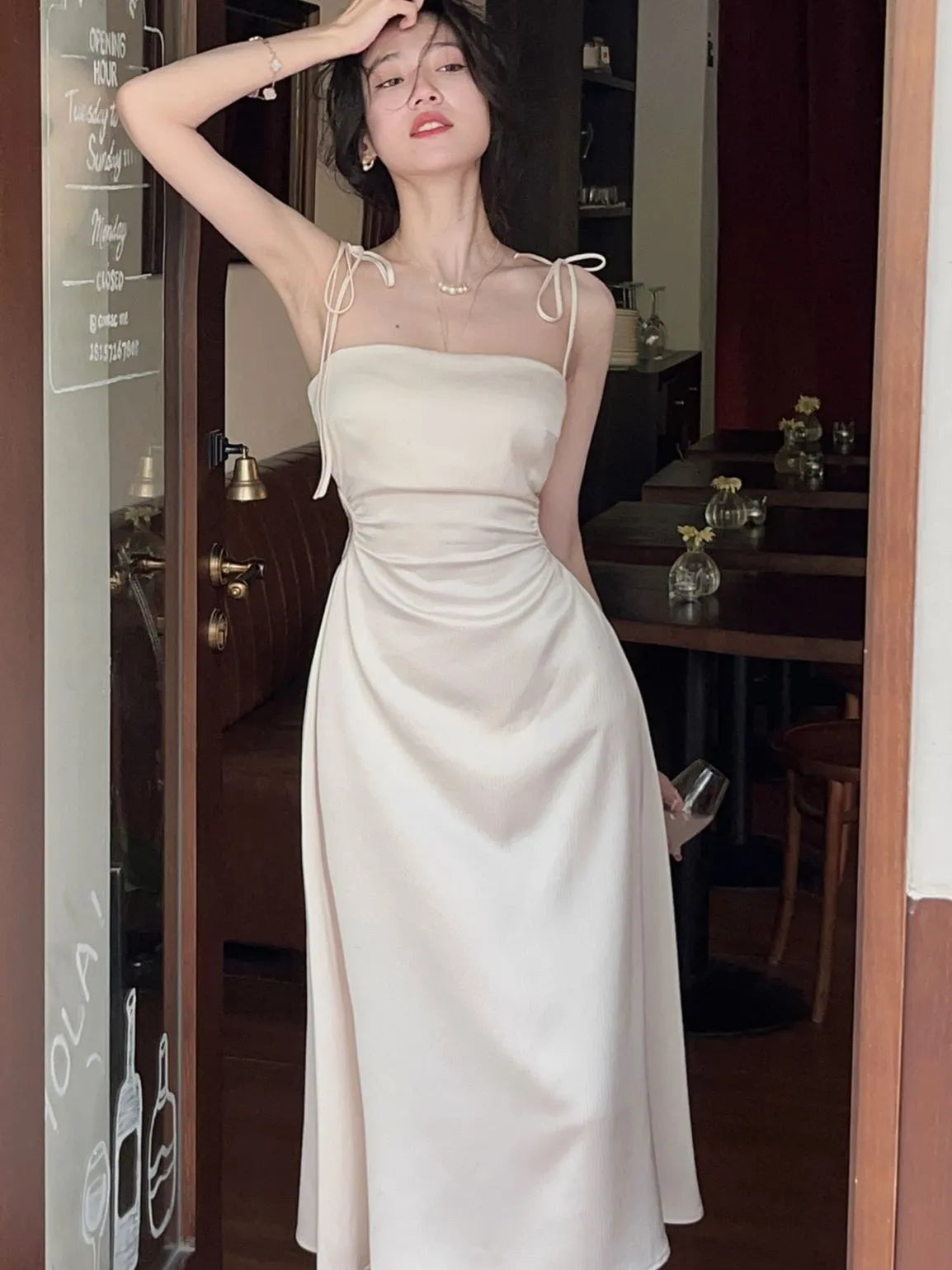 Nina – Mittellange Abendkleider aus Satin für Damen