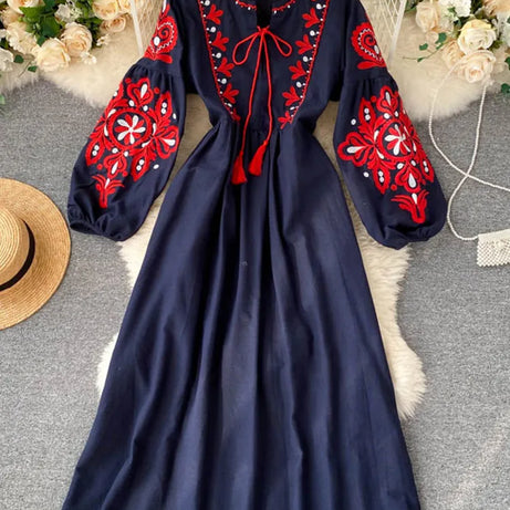 Robe bohème plissée à fleurs brodées pour femmes Shally
