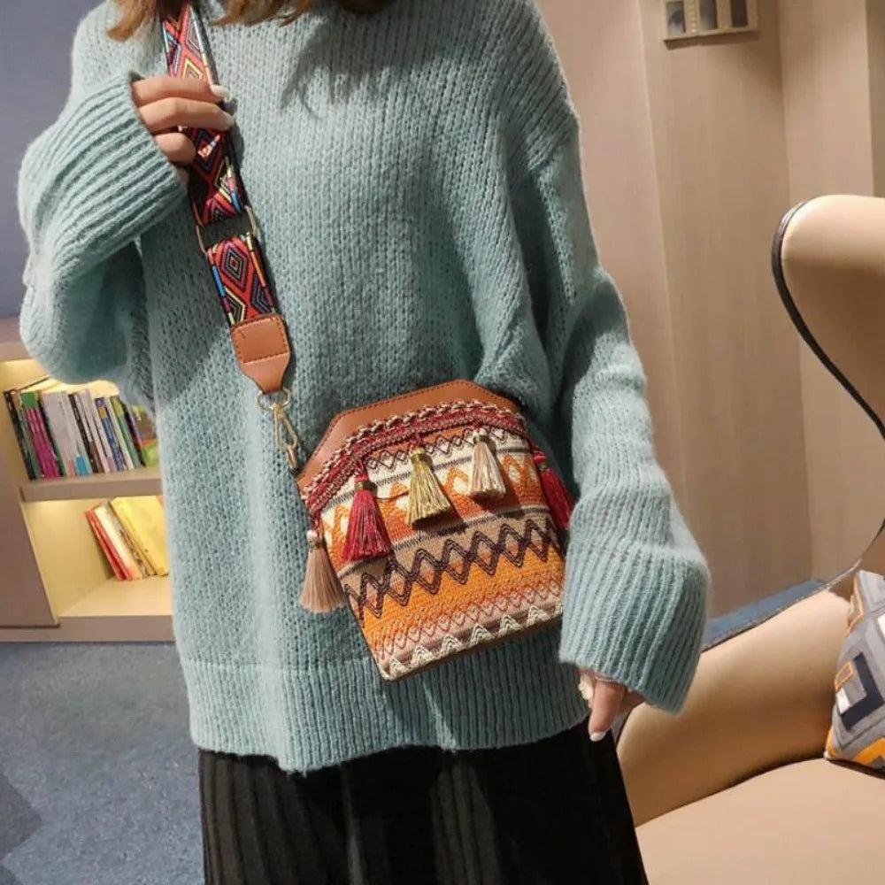 Sac à main bohème pompon