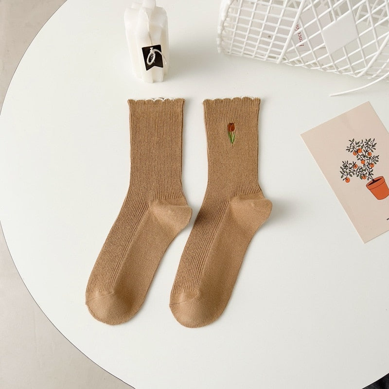 Chaussettes chaudes femme longues avec broderie motif tulipes Zariah