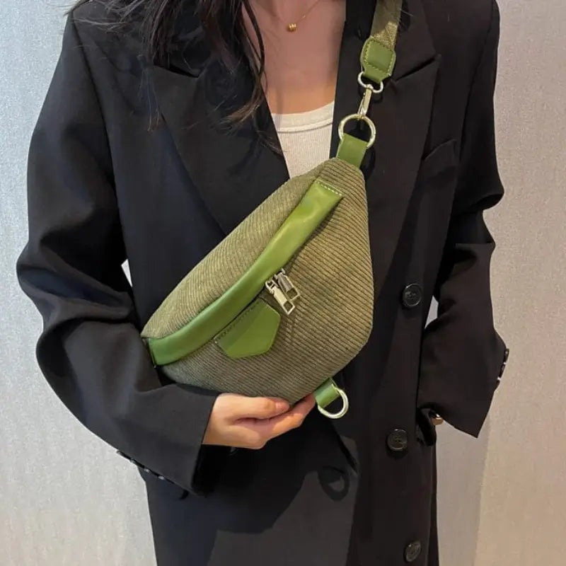 Sac à main banane velours vert