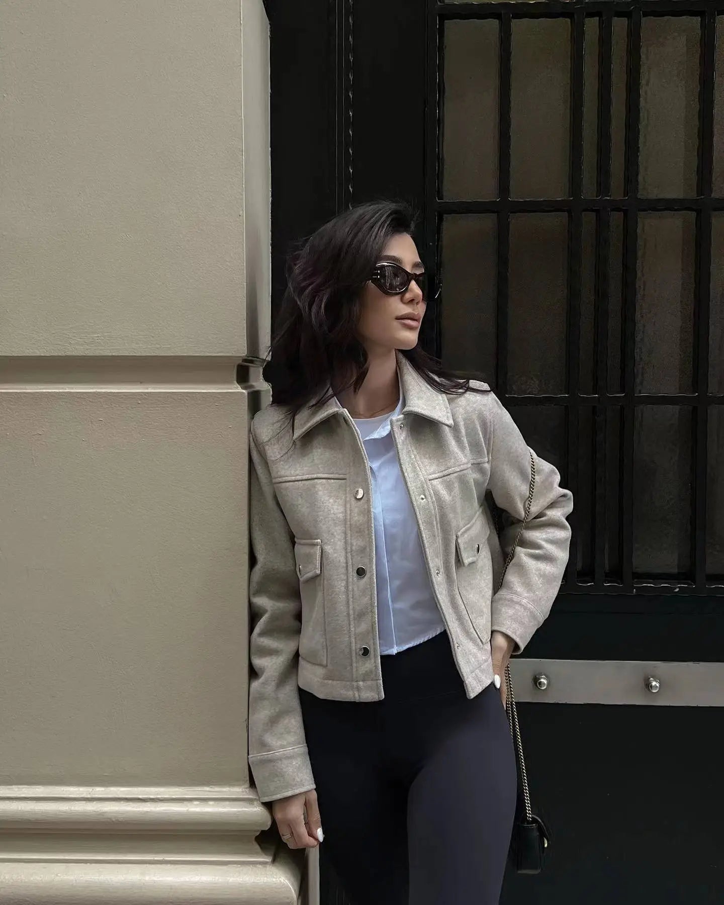 Schicke Jacke mit buntem Kragen mit Lift für Damen