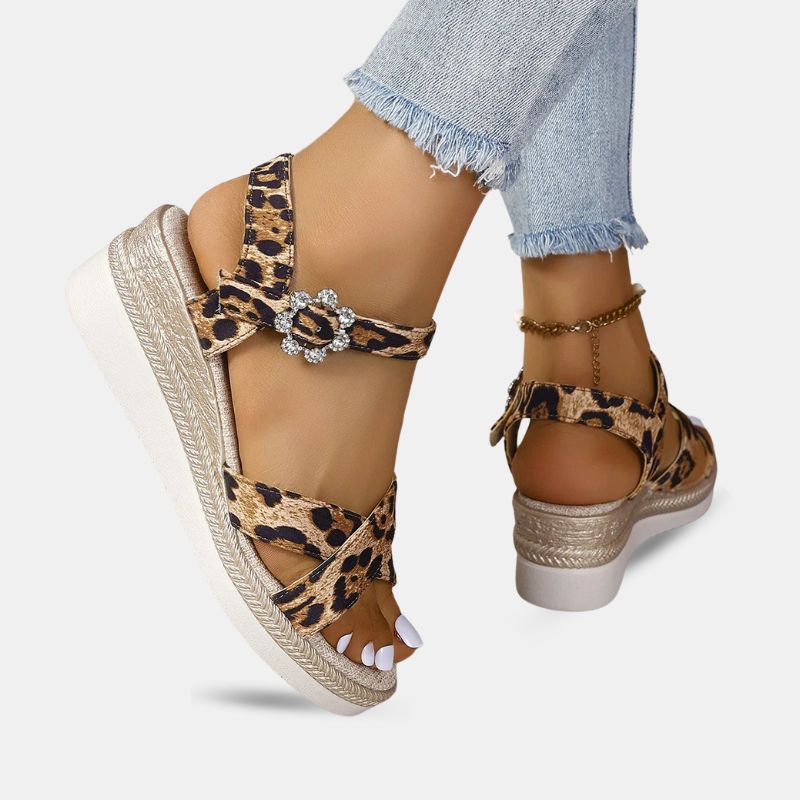 Sandale Leopard à Talon Compensé avec Fermeture à Boucle