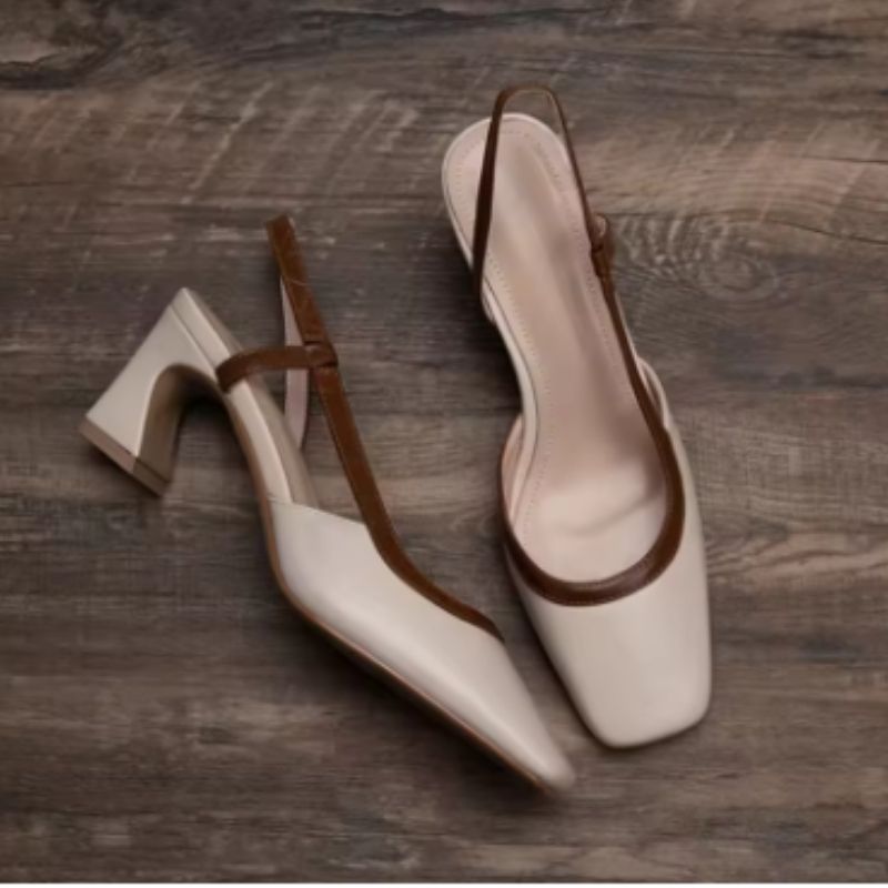 Sandales Dorées à Talons Carrés Élégants