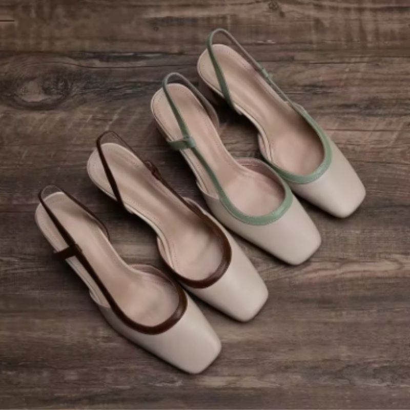 Sandales Dorées à Talons Carrés Élégants