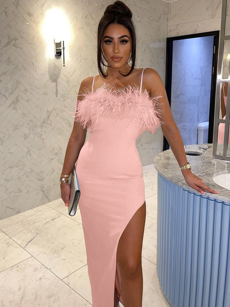 Karla - Robe soirée fourrée à fines bretelles fendue