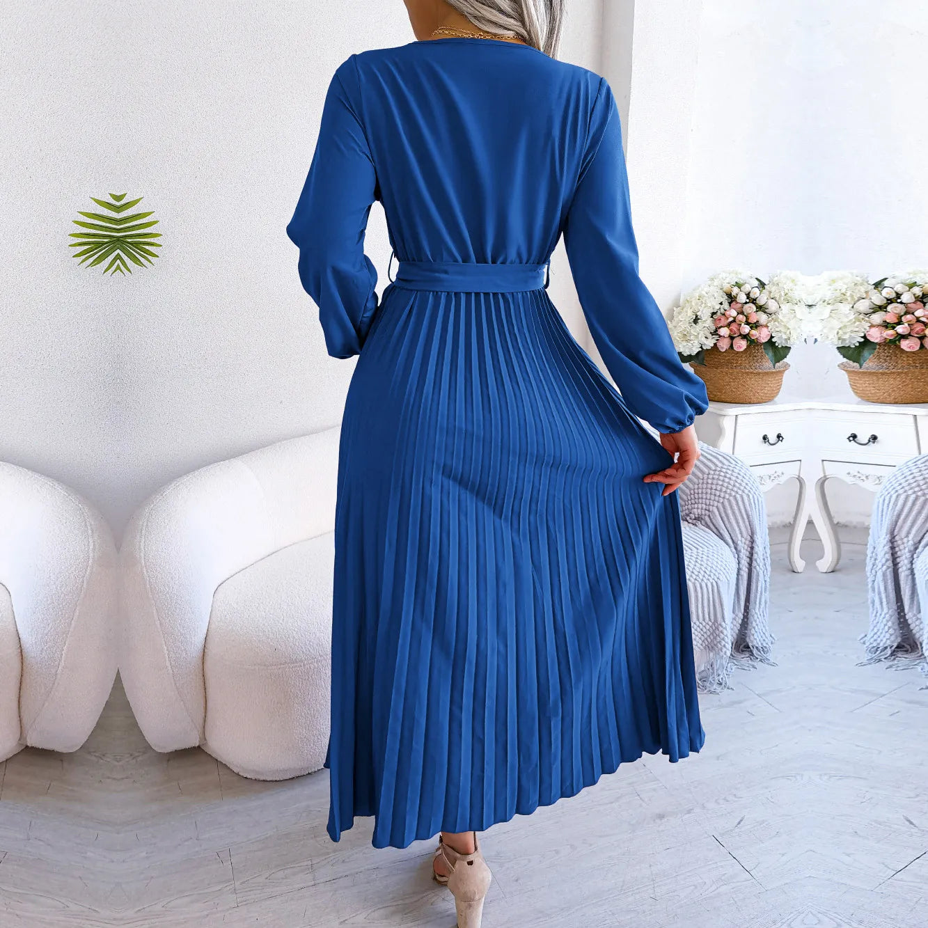 Nadine – Langes Plissee-Abendkleid mit V-Ausschnitt für Damen