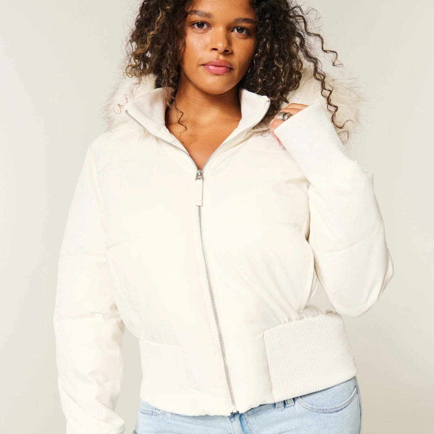 Blouson d’hiver femme matelassé avec capuche amovible