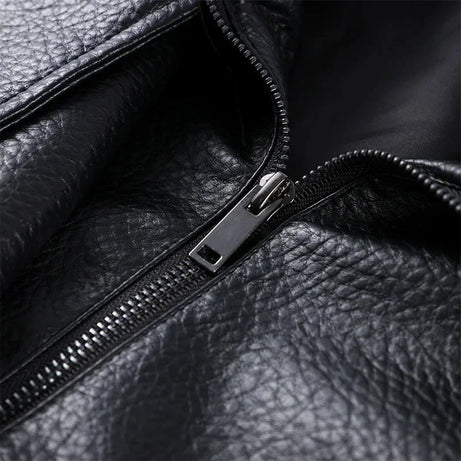 Veste noire pour femme en simili cuir avec col montant | coupe loose zippée