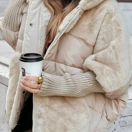 Veste pour femme avec capuche et style moderne