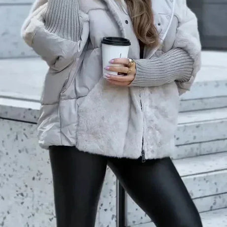 Veste pour femme avec capuche et style moderne