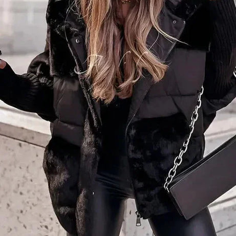 Veste pour femme avec capuche et style moderne