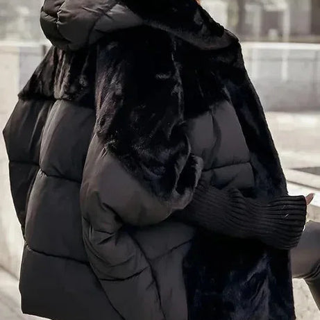 Veste pour femme avec capuche et style moderne
