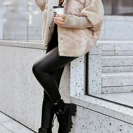 Veste pour femme avec capuche et style moderne