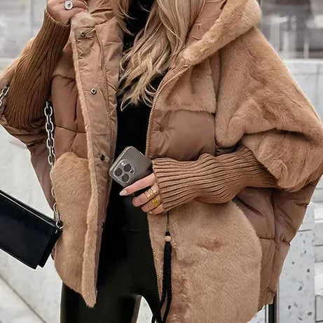 Veste pour femme avec capuche et style moderne