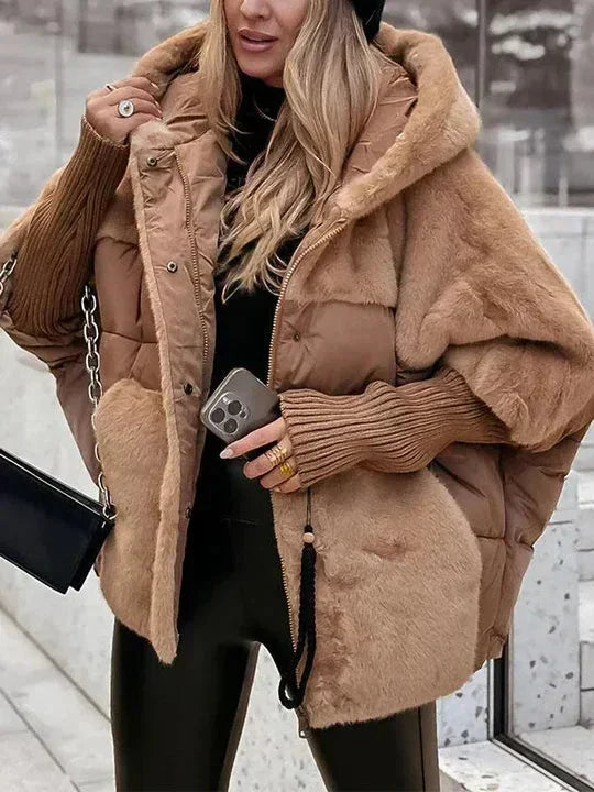 Veste pour femme avec capuche et style moderne