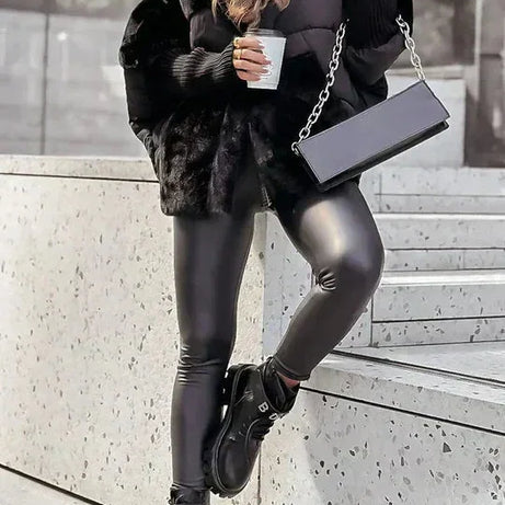 Veste pour femme avec capuche et style moderne