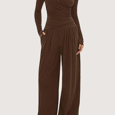 Ensemble sportswear femme avec pantalon ample et manches longues