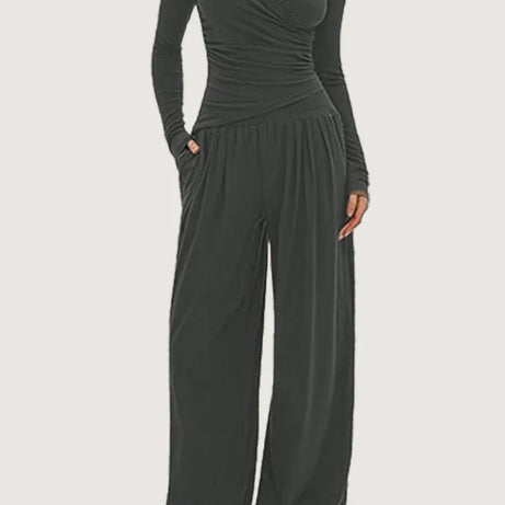 Ensemble sportswear femme avec pantalon ample et manches longues