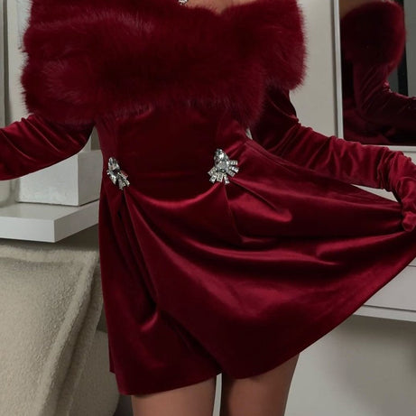Samira - Robe de soirée diamant en velours avec col de fourrure amovible et gants