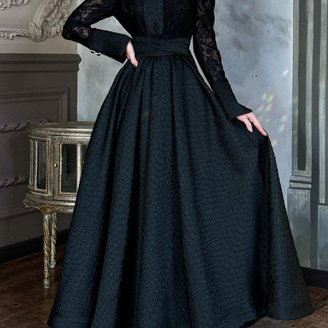 Perla - Robe maxi en dentelle et patchwork ornée de perles