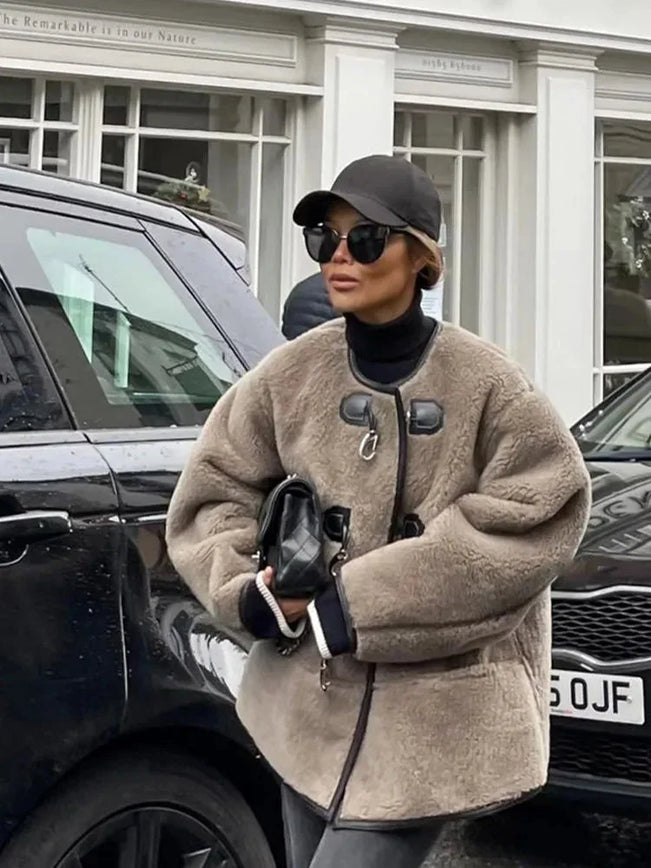 Manteau chaud femme avec fermeture décorative