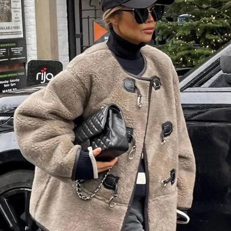 Manteau chaud femme avec fermeture décorative