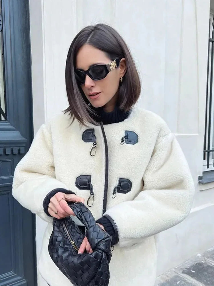 Manteau chaud femme avec fermeture décorative