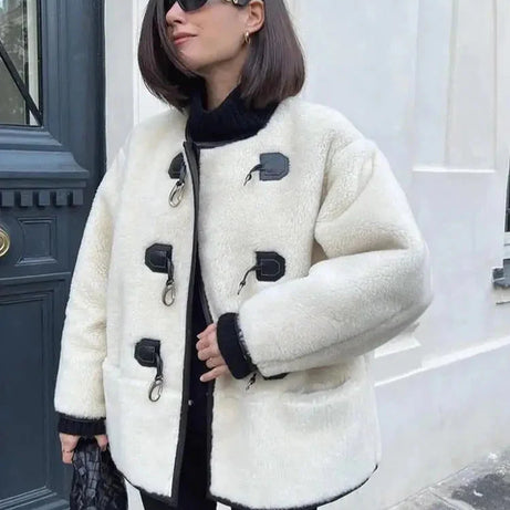 Manteau chaud femme avec fermeture décorative