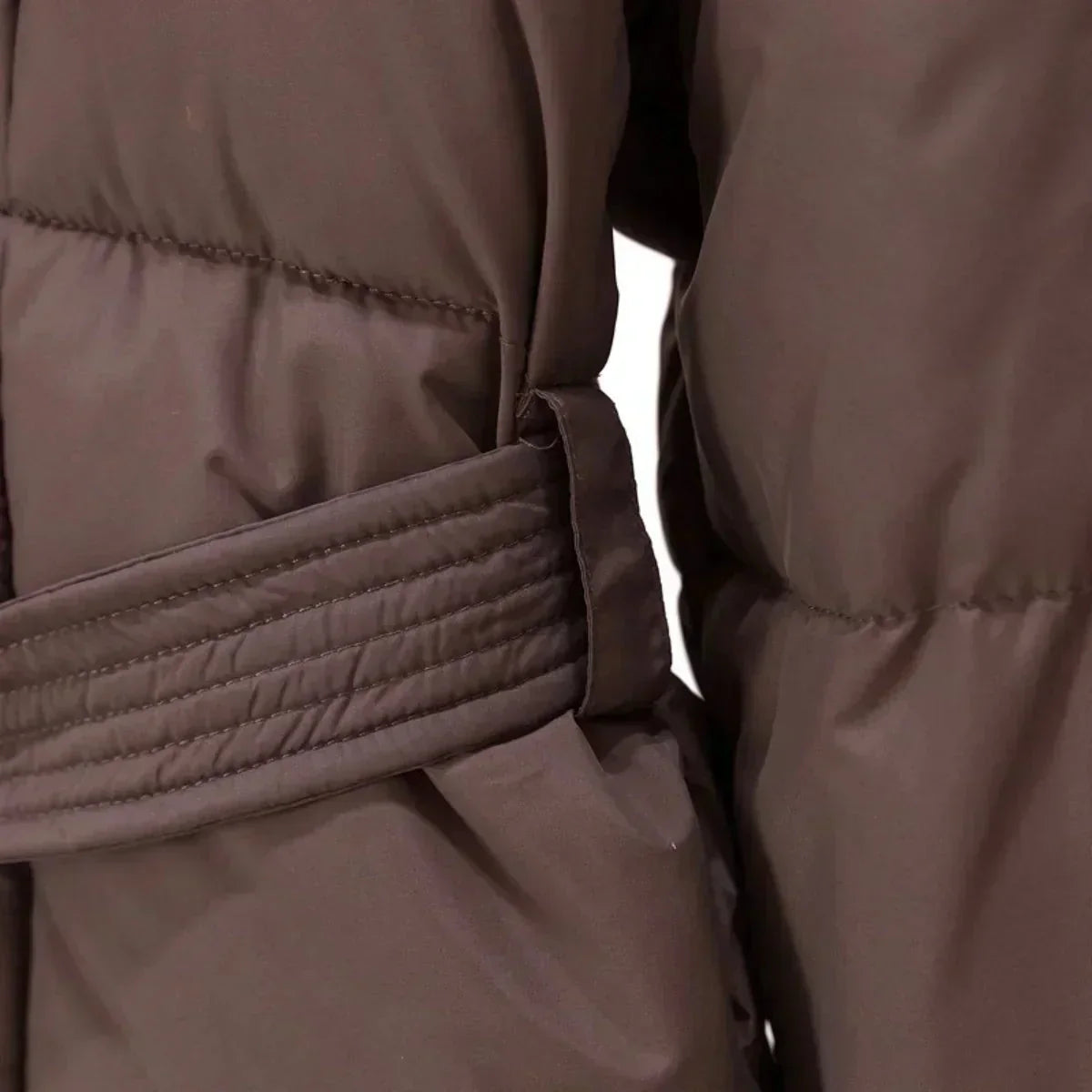 Manteau d’hiver femme avec ceinture et col élégant