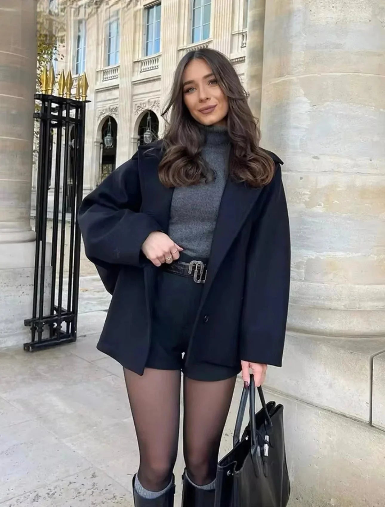 Manteau femme ample avec grands revers et boutons