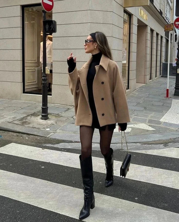 Manteau femme ample avec grands revers et boutons
