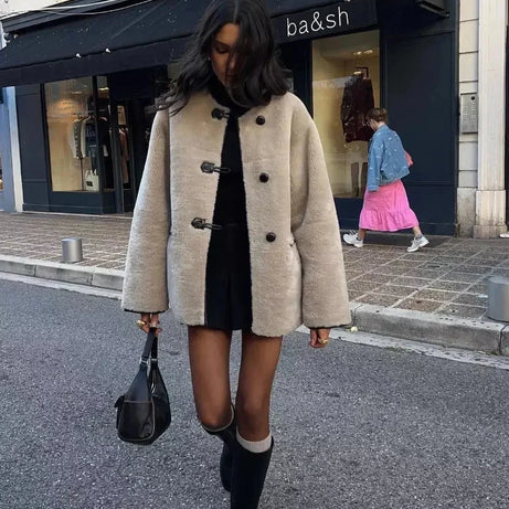 Manteau femme beige à fermetures toggle modernes