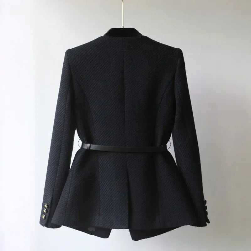 Manteau femme chic avec ceinture et boutons décoratifs