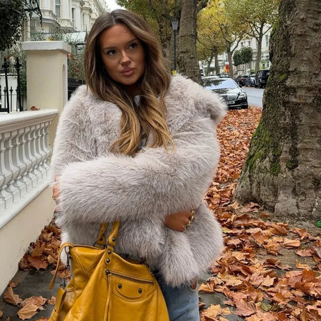 Manteau femme chic à texture douce et enveloppante