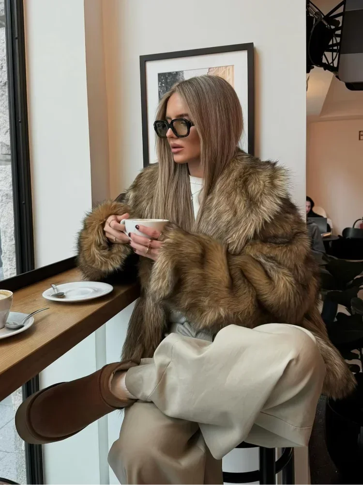 Manteau femme marron en fausse fourrure à manches longues