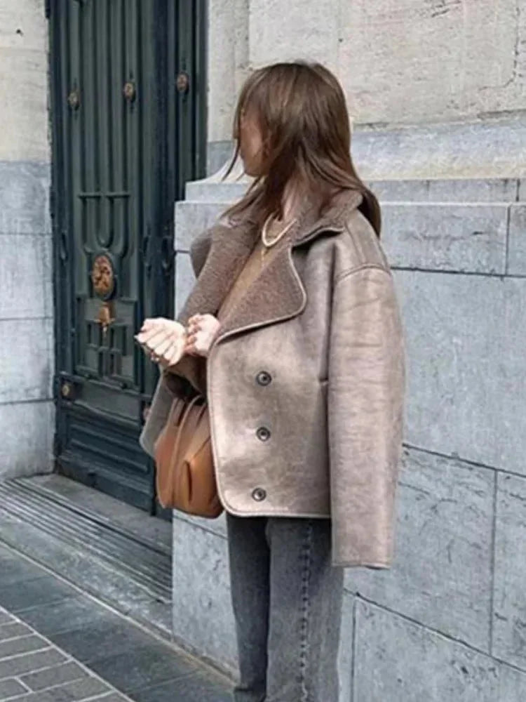 Manteau femme taupe avec col teddy et boutons