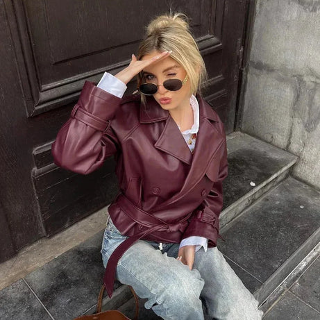Manteau trench court bordeaux femme avec ceinture