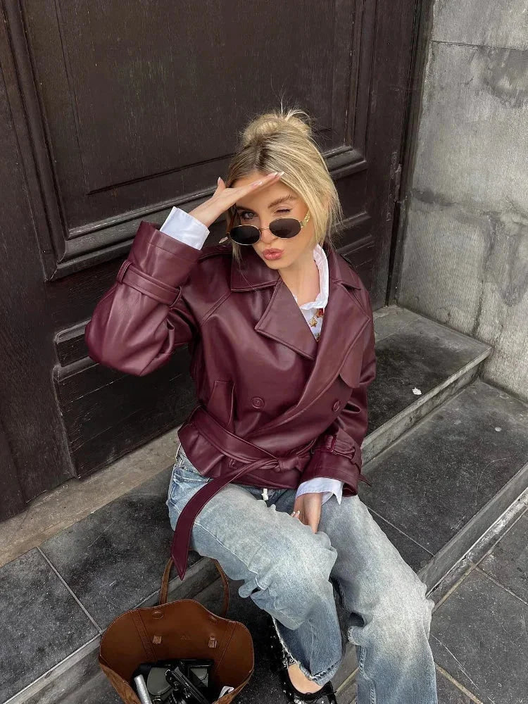 Manteau trench court bordeaux femme avec ceinture