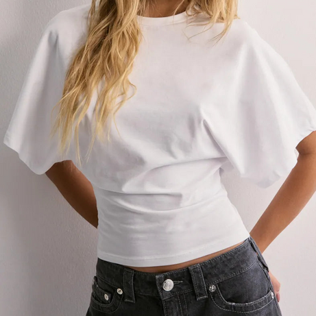 Tee Élégant à Manches Amples pour Femme – Col Rond et Manches Courtes Décontractées