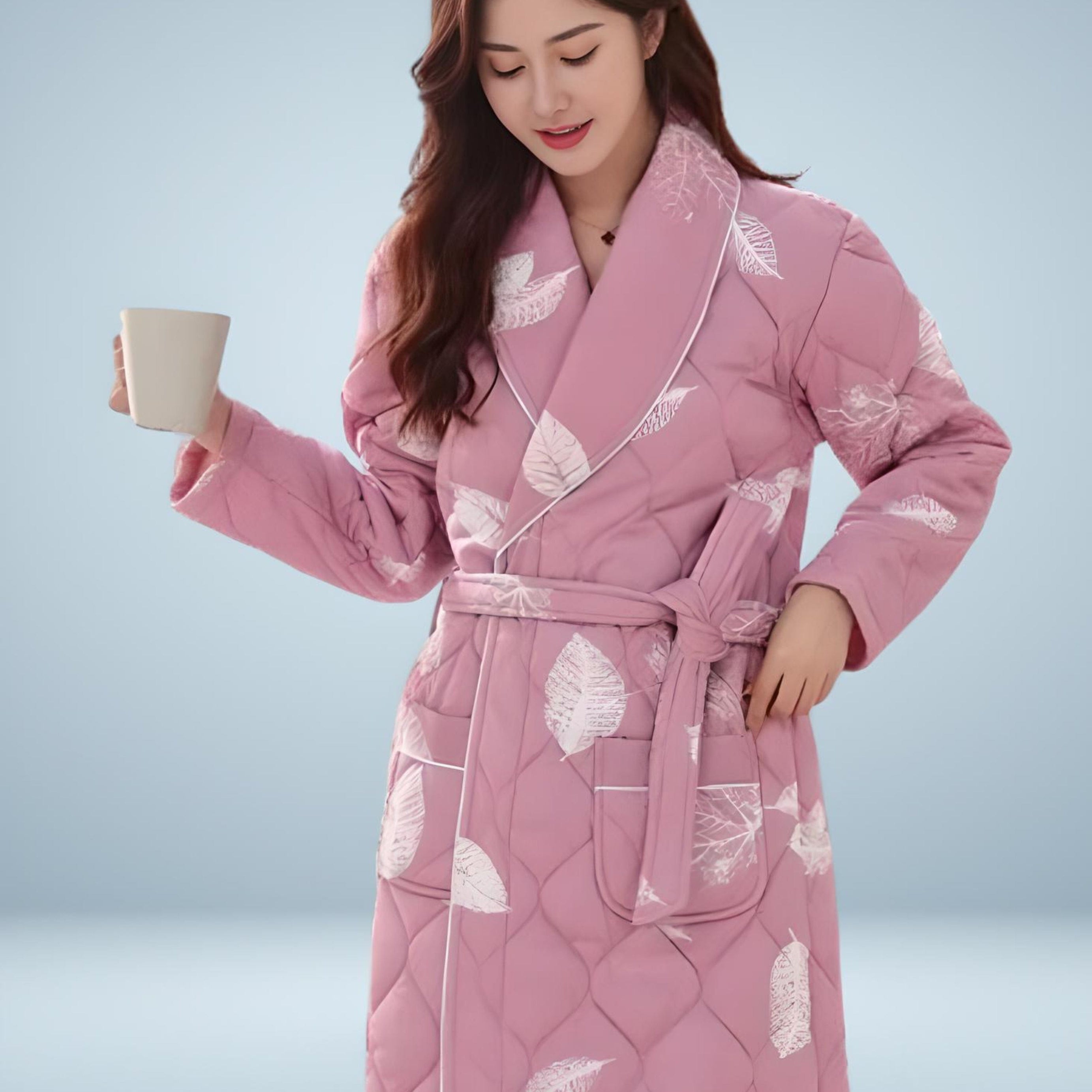 Gesteppter gemusterter Damenbademantel