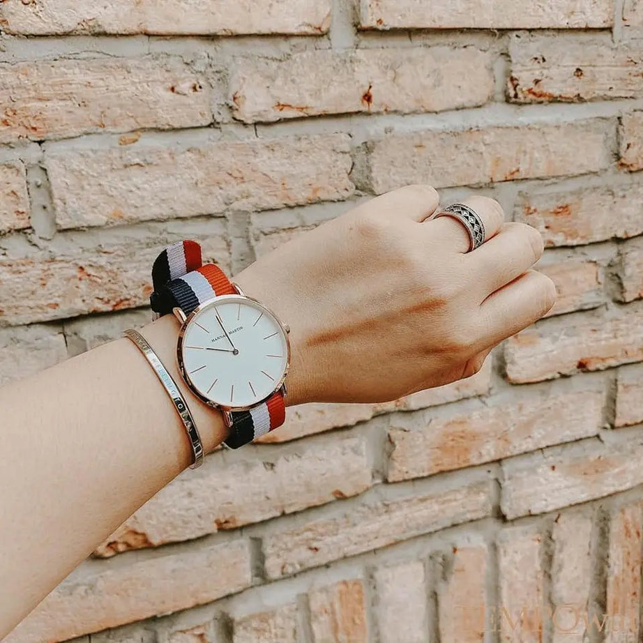 Montre Femme Bracelet Bleu Blanc Rouge