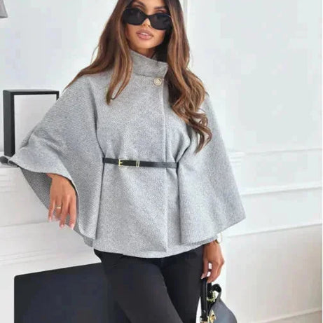 Poncho femme avec ceinture et manches évasées