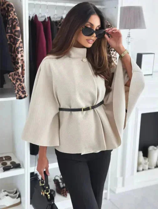 Poncho femme avec ceinture et manches évasées